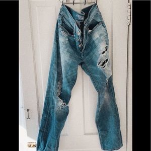 Medium to light wash ripped jeans
